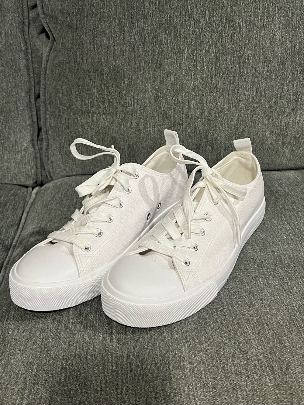 Classic White Low-Top Canvas Sneakers - Women